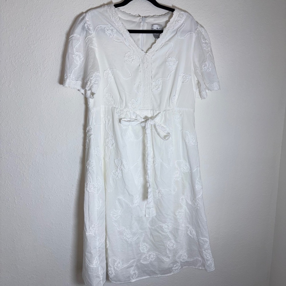Olivia Matthews Embroidered Lace Midi Dress 12 White short sleeve Floral V-Neck